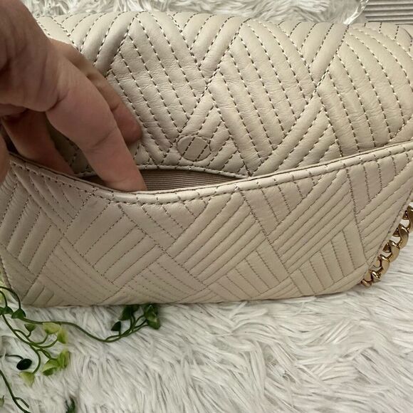 Talbots Off White Quilted Genuine Leather Chain Strap Turn lock Shoulder Bag - Picture 6 of 12